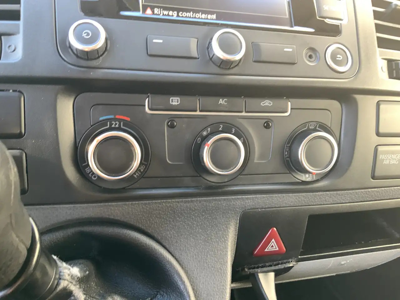 Gesloten bestelwagen Volkswagen T5 Transporter 2.0 L1H2 Benzine Airco Navi Dub Schuifdeuren Leer: afbeelding 10