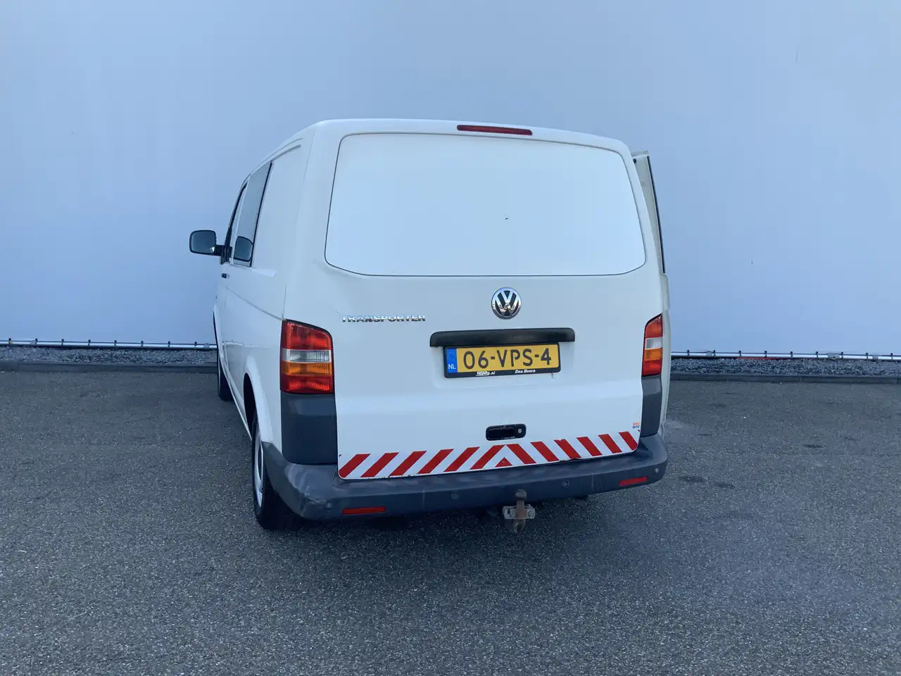 Volkswagen T5 Transporter 2.5 TDI 300 Budgetline Automaat DubCab Airco Trekh - Bestelwagen met dubbele cabine: afbeelding 2 Volkswagen T5 Transporter 2.5 TDI 300 Budgetline Automaat DubCab Airco Trekh - Bestelwagen met dubbele cabine: afbeelding 2