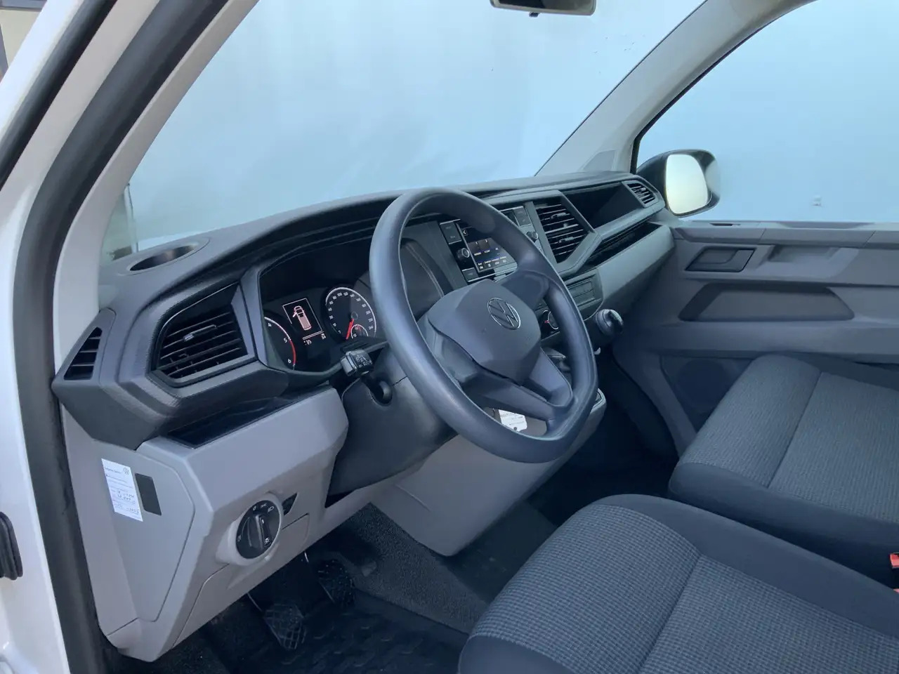 Volkswagen T6.1 Transporter 2.0 TDI L1H1 26 Economy Business - Gesloten bestelwagen: afbeelding 5 Volkswagen T6.1 Transporter 2.0 TDI L1H1 26 Economy Business - Gesloten bestelwagen: afbeelding 5