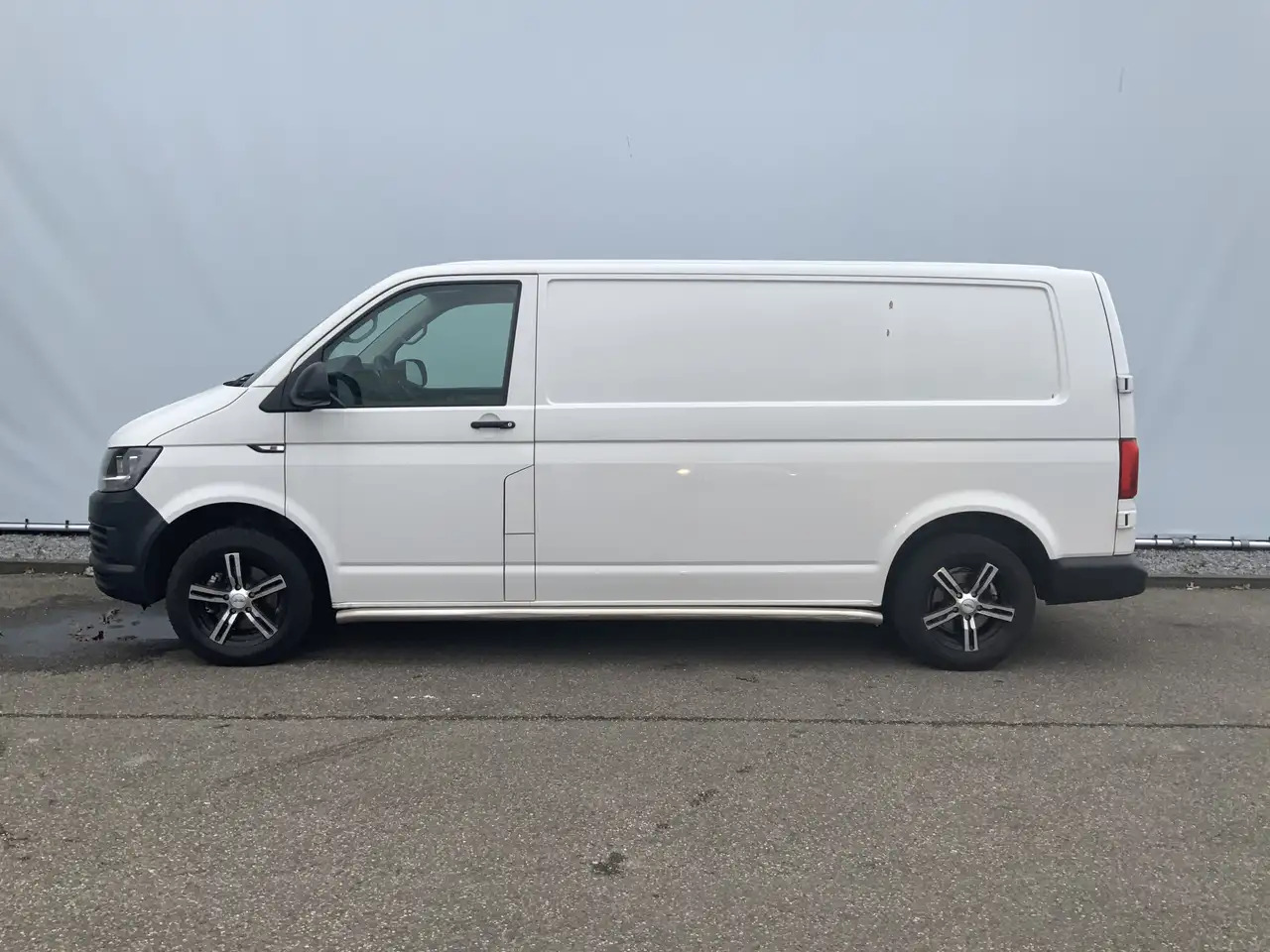 Volkswagen T6 Transporter 2.0 TDI L2H1 Airco Navi 3 Zits Alu Velg Euro 6 - Gesloten bestelwagen: afbeelding 3 Volkswagen T6 Transporter 2.0 TDI L2H1 Airco Navi 3 Zits Alu Velg Euro 6 - Gesloten bestelwagen: afbeelding 3