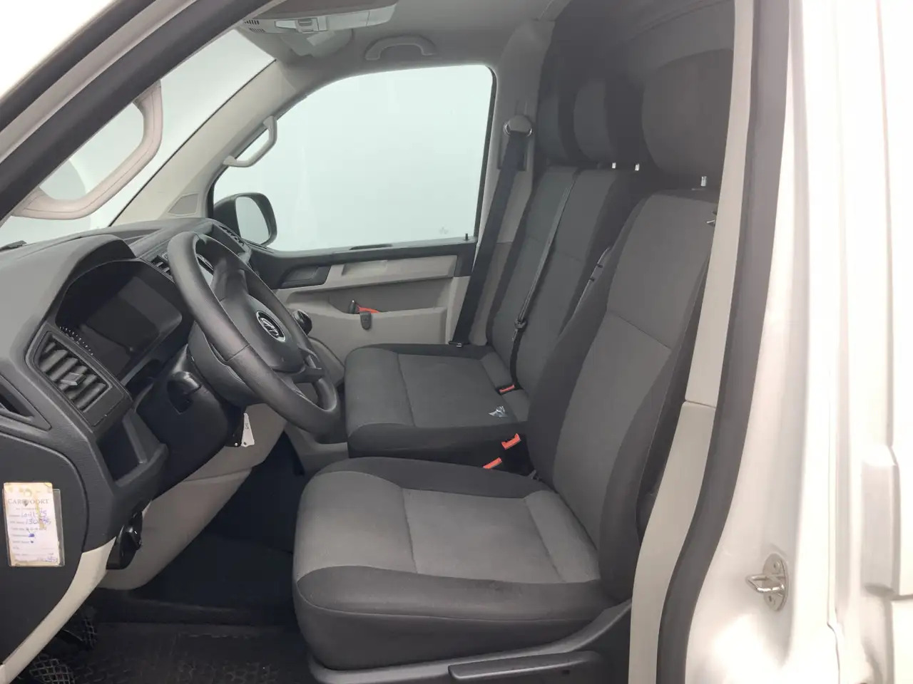 Volkswagen T6 Transporter 2.0 TDI L2H1 Airco Navi 3 Zits Alu Velg Euro 6 - Gesloten bestelwagen: afbeelding 4 Volkswagen T6 Transporter 2.0 TDI L2H1 Airco Navi 3 Zits Alu Velg Euro 6 - Gesloten bestelwagen: afbeelding 4