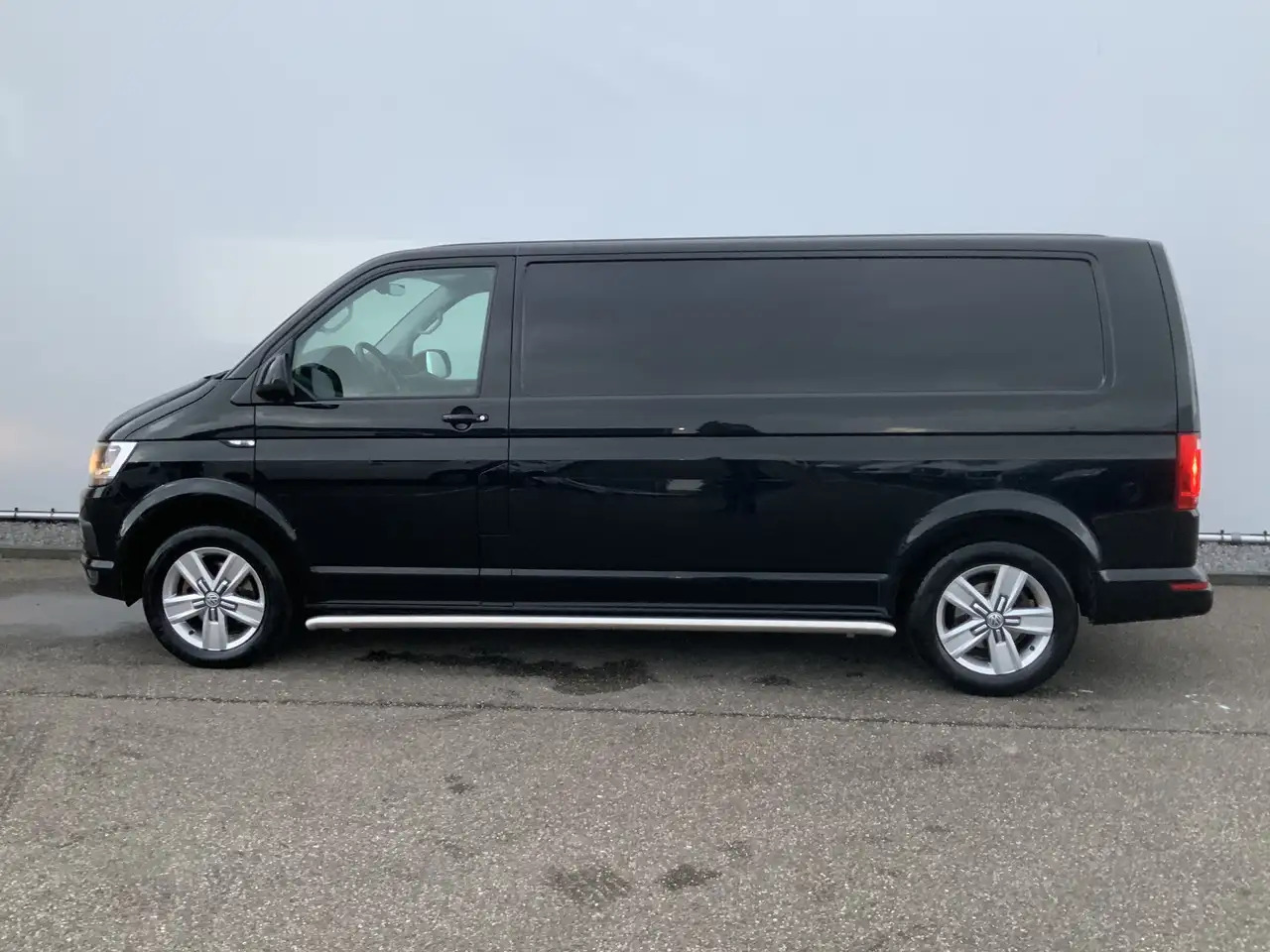 Volkswagen T6 Transporter 2.0 TDI L2H2 Highline Automaat Airco Cruise Navi A - Gesloten bestelwagen: afbeelding 3 Volkswagen T6 Transporter 2.0 TDI L2H2 Highline Automaat Airco Cruise Navi A - Gesloten bestelwagen: afbeelding 3