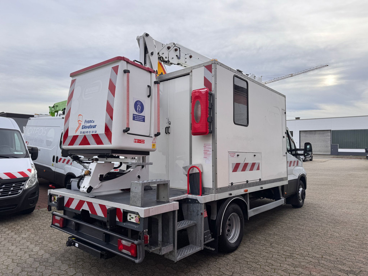 IVECO Daily 70C18 Hubarbeitsbühne Steiger France Elevateur 172 CPL EURO 6C - Vrachtwagen hoogwerker: afbeelding 4 IVECO Daily 70C18 Hubarbeitsbühne Steiger France Elevateur 172 CPL EURO 6C - Vrachtwagen hoogwerker: afbeelding 4