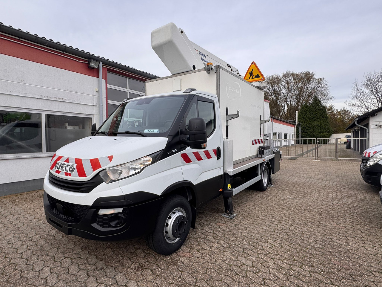 IVECO Daily 70C18 Hubarbeitsbühne Steiger France Elevateur 172 CPL EURO 6C - Vrachtwagen hoogwerker: afbeelding 1 IVECO Daily 70C18 Hubarbeitsbühne Steiger France Elevateur 172 CPL EURO 6C - Vrachtwagen hoogwerker: afbeelding 1