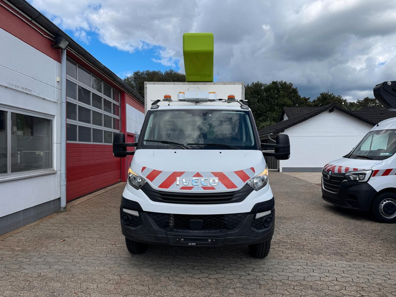 Iveco 70C18 Hubarbeitsbühne France Elevateur 172 CPL - Vrachtwagen hoogwerker: afbeelding 2 Iveco 70C18 Hubarbeitsbühne France Elevateur 172 CPL - Vrachtwagen hoogwerker: afbeelding 2