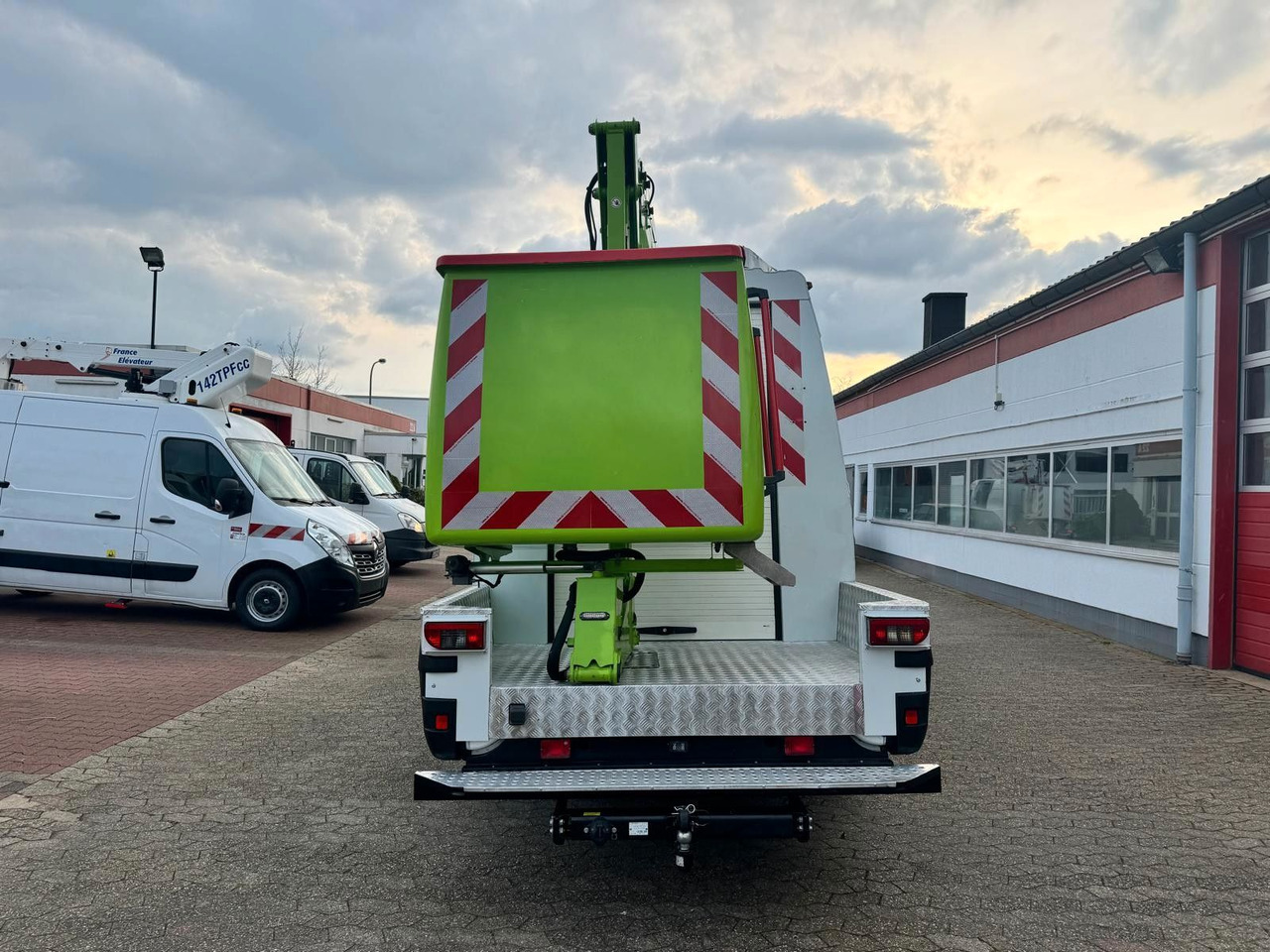 Iveco Daily 70C15 Steiger France Elevateur 172 TPFcc - Vrachtwagen hoogwerker: afbeelding 5 Iveco Daily 70C15 Steiger France Elevateur 172 TPFcc - Vrachtwagen hoogwerker: afbeelding 5