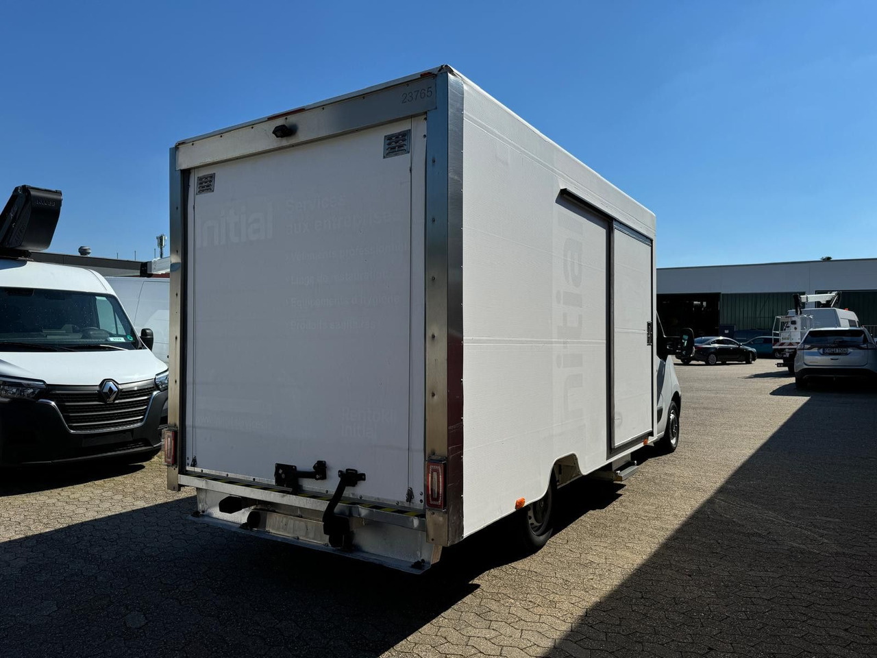 Renault Master Koffer mit Auffahrrampe 1200kg Nutzlast - Bestelwagen gesloten laadbak: afbeelding 4 Renault Master Koffer mit Auffahrrampe 1200kg Nutzlast - Bestelwagen gesloten laadbak: afbeelding 4
