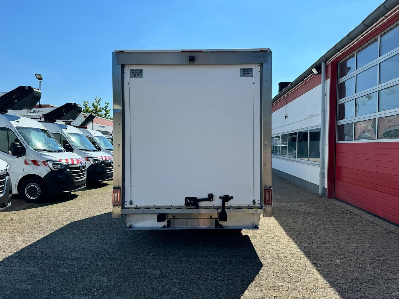 Renault Master Koffer mit Auffahrrampe 1200kg Nutzlast - Bestelwagen gesloten laadbak: afbeelding 5 Renault Master Koffer mit Auffahrrampe 1200kg Nutzlast - Bestelwagen gesloten laadbak: afbeelding 5