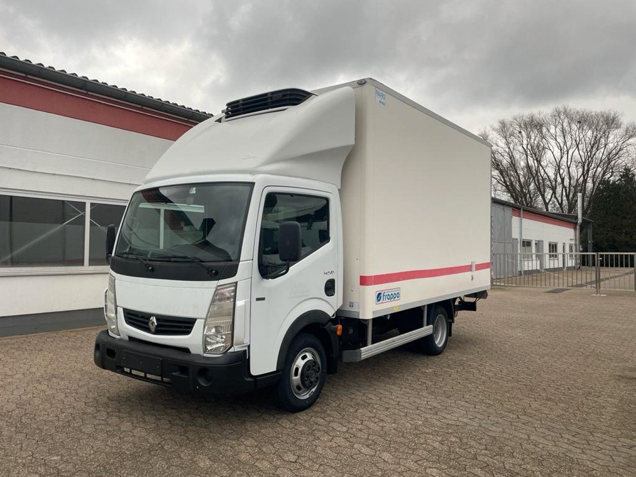 Renault Maxity Tiefkühlkoffer Multi-Temp Ladebordwand - Koelwagen: afbeelding 1 Renault Maxity Tiefkühlkoffer Multi-Temp Ladebordwand - Koelwagen: afbeelding 1