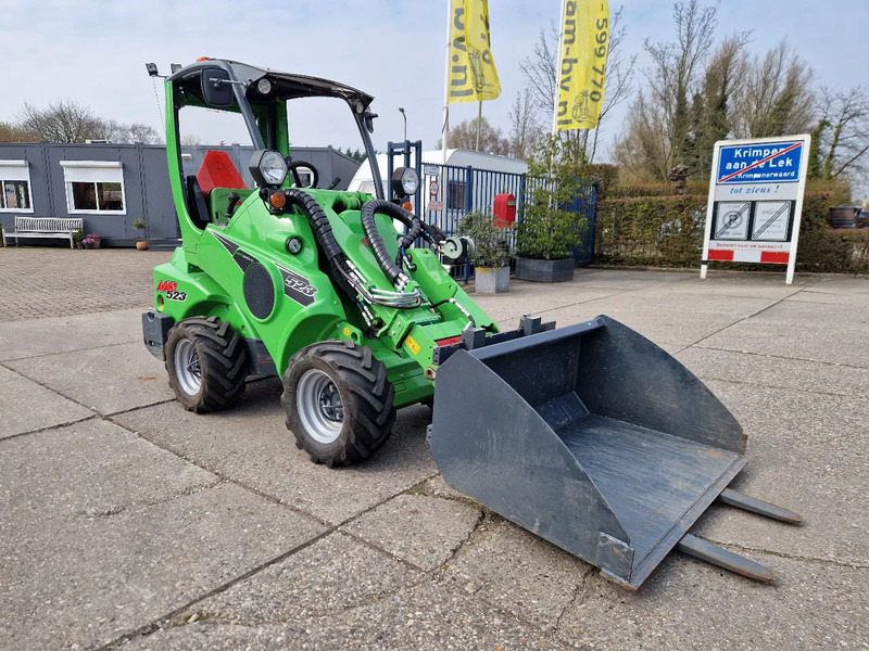 Avant M523 met 317 uur, in nieuwstaat!! - Compacte rupslader: afbeelding 2 Avant M523 met 317 uur, in nieuwstaat!! - Compacte rupslader: afbeelding 2