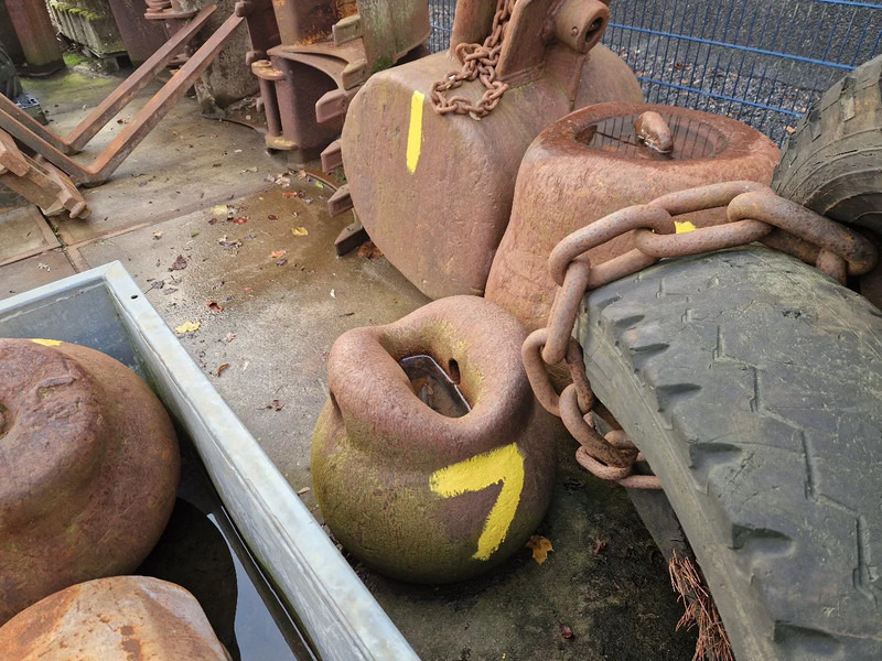 Diversen stalen sloopkogels / sloopbeulen - Sloopschaar voor Bouwmachine: afbeelding 2 Diversen stalen sloopkogels / sloopbeulen - Sloopschaar voor Bouwmachine: afbeelding 2