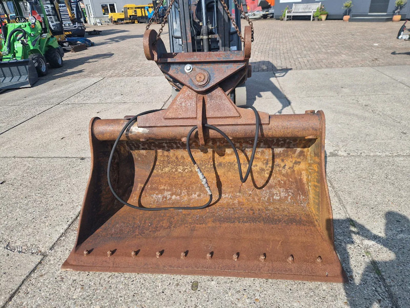 Eurosteel hydraulische kantelbak CW30/40 - Bak voor Bouwmachine: afbeelding 1 Eurosteel hydraulische kantelbak CW30/40 - Bak voor Bouwmachine: afbeelding 1