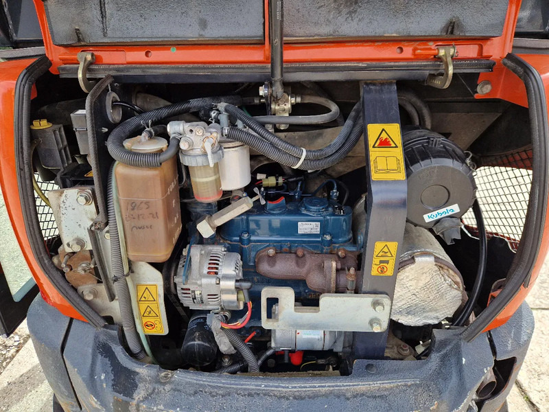 Kubota KX019-4 CW05 met 2 bakken - Minigraafmachine: afbeelding 5 Kubota KX019-4 CW05 met 2 bakken - Minigraafmachine: afbeelding 5