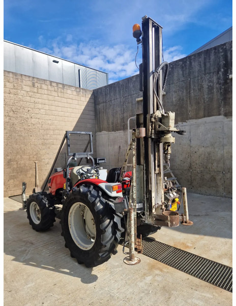 Onbekend Valpadana 1550 4x4 drilling tractor - Boormachine: afbeelding 1 Onbekend Valpadana 1550 4x4 drilling tractor - Boormachine: afbeelding 1