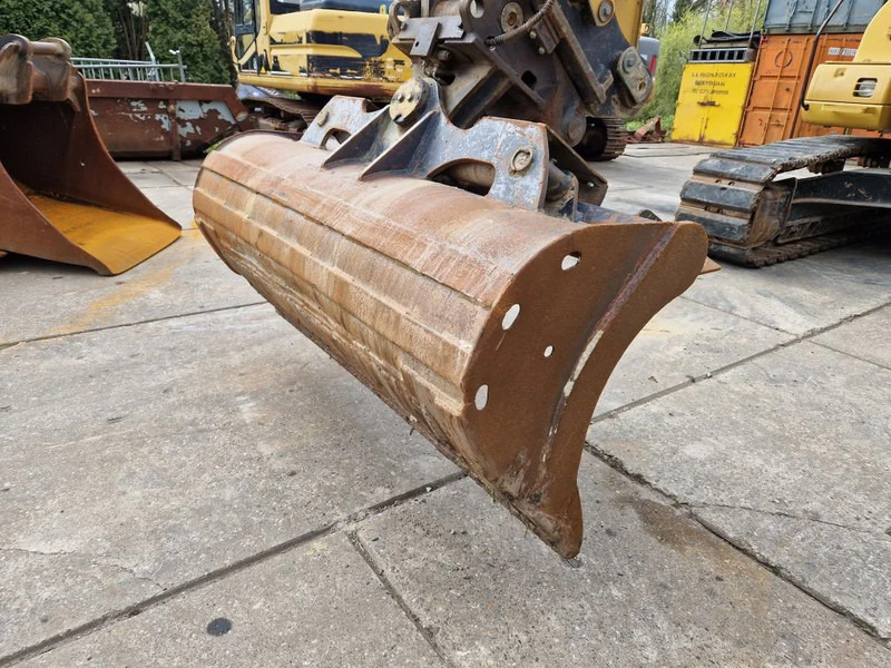 Onbekend hydraulische kantelbak 1.95m. - Bak voor Bouwmachine: afbeelding 2 Onbekend hydraulische kantelbak 1.95m. - Bak voor Bouwmachine: afbeelding 2