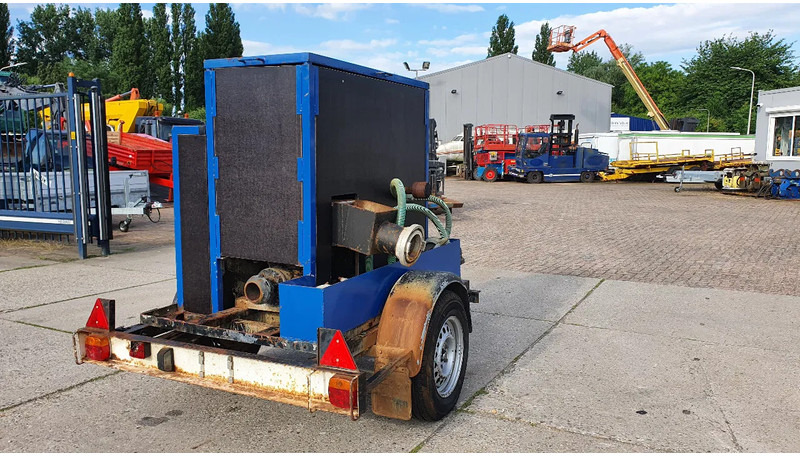 Onbekend vuilwaterpomp met Petter motor - Water pomp: afbeelding 1 Onbekend vuilwaterpomp met Petter motor - Water pomp: afbeelding 1