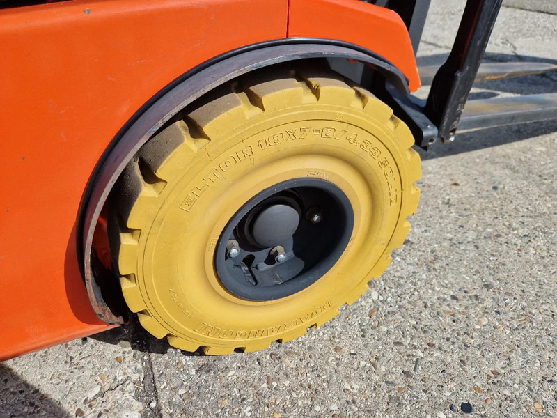 Elektrische heftruck Toyota 1500 kg. elektrisch hefhoogte 5.00m.: afbeelding 12 Elektrische heftruck Toyota 1500 kg. elektrisch hefhoogte 5.00m.: afbeelding 12