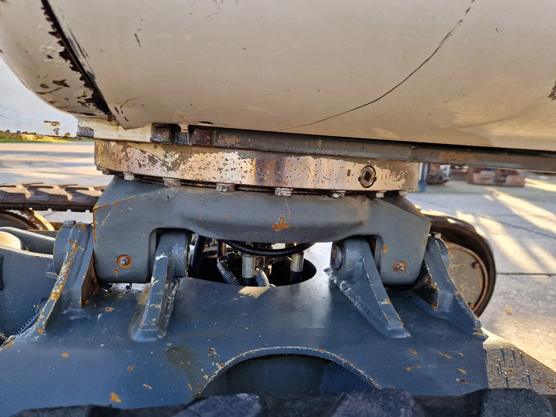 WACKER NEUSON 2404RD kan op een (berg)helling draaien - Minigraafmachine: afbeelding 4 WACKER NEUSON 2404RD kan op een (berg)helling draaien - Minigraafmachine: afbeelding 4