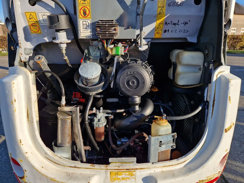 WACKER NEUSON 2404RD kan op een helling draaien - Minigraafmachine: afbeelding 5 WACKER NEUSON 2404RD kan op een helling draaien - Minigraafmachine: afbeelding 5