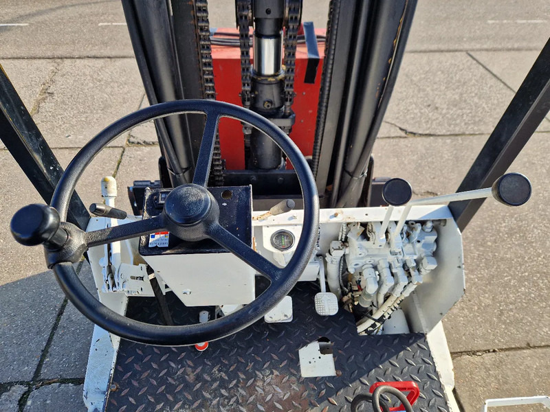 Yale 4.5 ton elektrisch triplomast - Elektrische heftruck: afbeelding 5 Yale 4.5 ton elektrisch triplomast - Elektrische heftruck: afbeelding 5