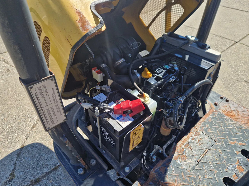 Yanmar C12R-B 3-zijdig kiepend - Kiepwagen: afbeelding 5 Yanmar C12R-B 3-zijdig kiepend - Kiepwagen: afbeelding 5