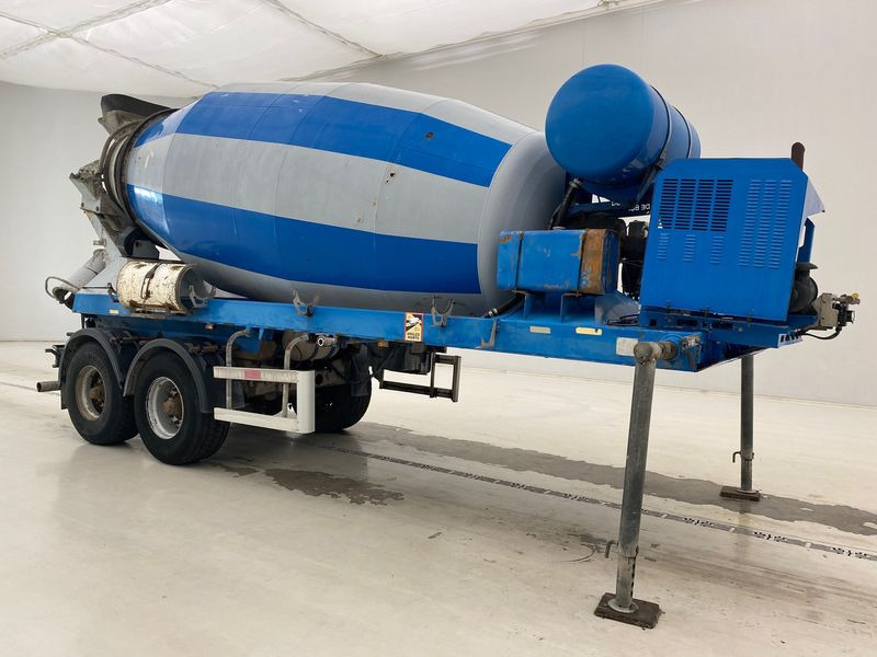 De Buf Mixer 10 m³ - Betonmixer oplegger: afbeelding 3 De Buf Mixer 10 m³ - Betonmixer oplegger: afbeelding 3