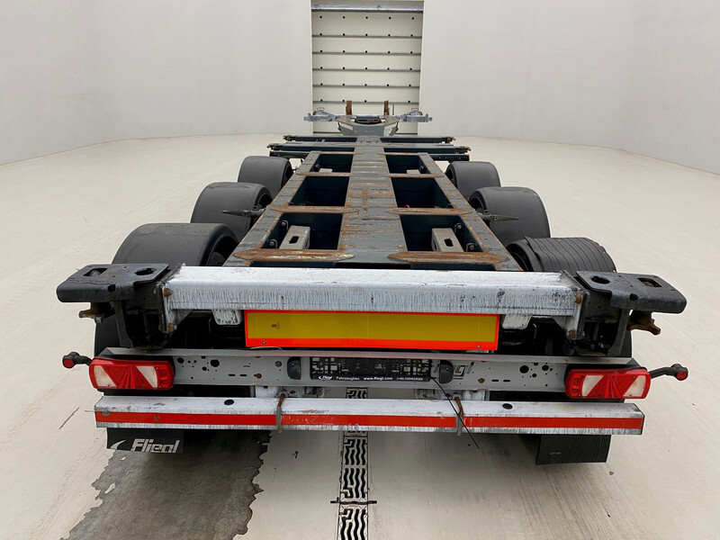 Fliegl Polyvalent skelet 2 x 20-30-40-45 ft* - Containertransporter/ Wissellaadbak oplegger: afbeelding 5 Fliegl Polyvalent skelet 2 x 20-30-40-45 ft* - Containertransporter/ Wissellaadbak oplegger: afbeelding 5