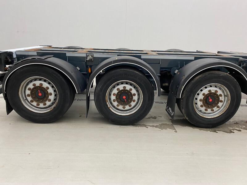 Fliegl Polyvalent skelet 2 x 20-30-40-45 ft* - Containertransporter/ Wissellaadbak oplegger: afbeelding 3 Fliegl Polyvalent skelet 2 x 20-30-40-45 ft* - Containertransporter/ Wissellaadbak oplegger: afbeelding 3