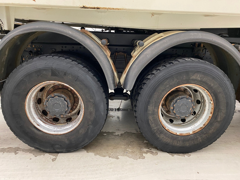 MAN TGA 33.350 - 6x4 - Kipper vrachtwagen: afbeelding 4 MAN TGA 33.350 - 6x4 - Kipper vrachtwagen: afbeelding 4