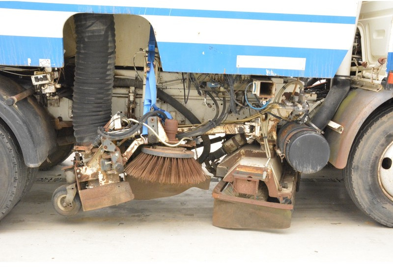 Renault Midliner S150 - RHD - Veegwagen: afbeelding 4 Renault Midliner S150 - RHD - Veegwagen: afbeelding 4