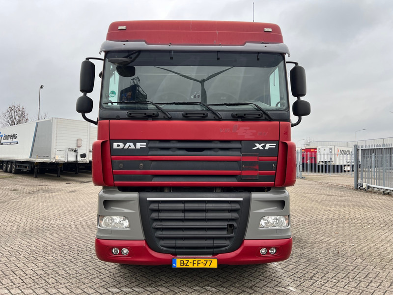 DAF XF105.410 Space Cab - ADR* - Trekker: afbeelding 2 DAF XF105.410 Space Cab - ADR* - Trekker: afbeelding 2