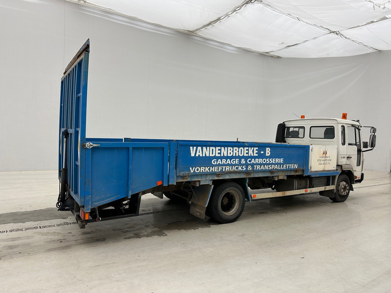 Volvo FL 180 - Kipper vrachtwagen: afbeelding 4 Volvo FL 180 - Kipper vrachtwagen: afbeelding 4