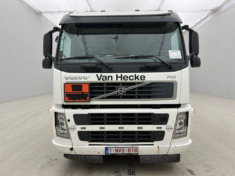 Volvo FM 300 - 6x2 - Tankwagen: afbeelding 2 Volvo FM 300 - 6x2 - Tankwagen: afbeelding 2