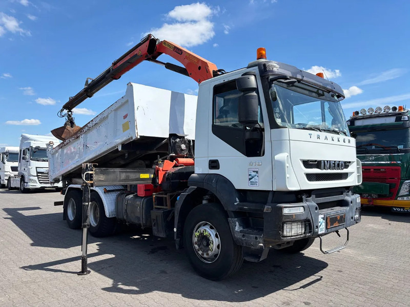 Iveco Trakker 410 6X4 Manual Gearbox 2 Way Tipper + Palfinger PK15500 - Kipper vrachtwagen, Kraanwagen: afbeelding 2 Iveco Trakker 410 6X4 Manual Gearbox 2 Way Tipper + Palfinger PK15500 - Kipper vrachtwagen, Kraanwagen: afbeelding 2