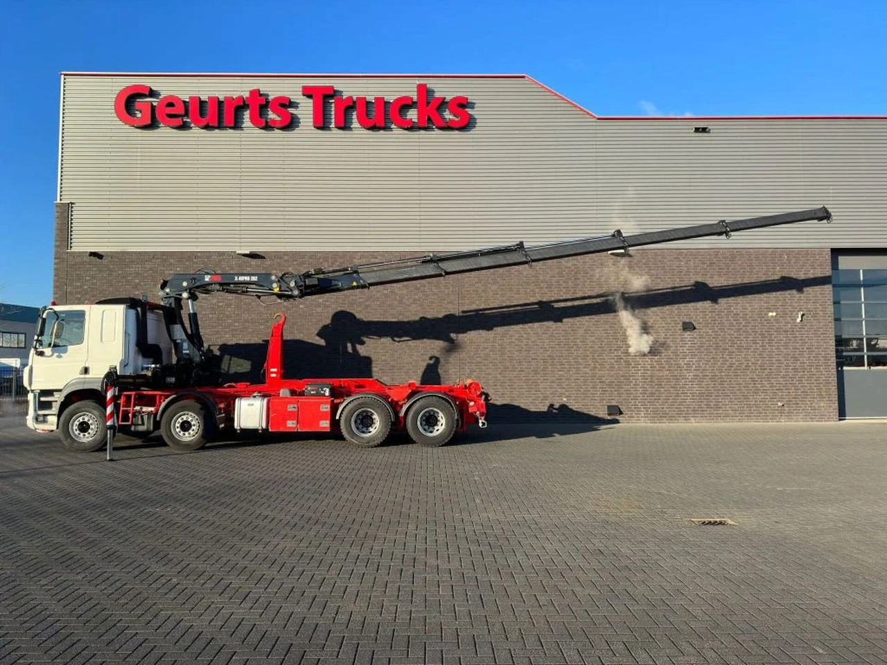 DAF CF 530 8X4 + HIAB HAAKARM + HIAB 262 EP-5 KRAAN/ - Haakarmsysteem vrachtwagen: afbeelding 4 DAF CF 530 8X4 + HIAB HAAKARM + HIAB 262 EP-5 KRAAN/ - Haakarmsysteem vrachtwagen: afbeelding 4