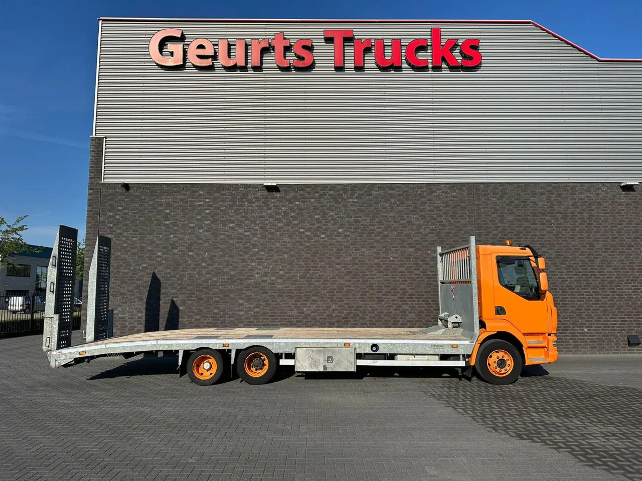 DAF LF OPRIJ 23-82 V OPRIJWAGEN / MACHINE TRANSPORTE - Autovrachtwagen vrachtwagen: afbeelding 4 DAF LF OPRIJ 23-82 V OPRIJWAGEN / MACHINE TRANSPORTE - Autovrachtwagen vrachtwagen: afbeelding 4