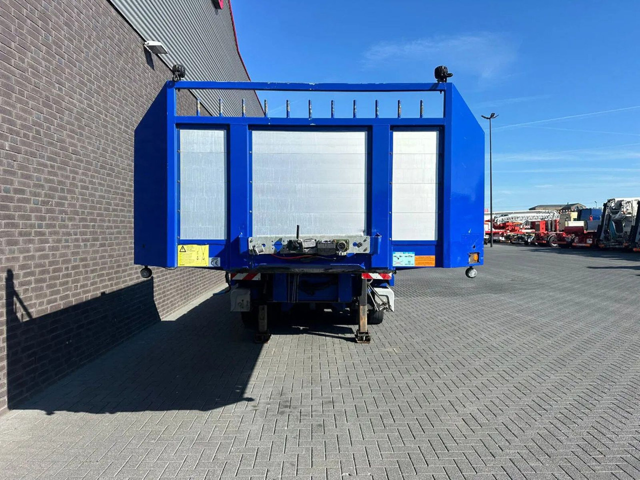 Emtech NNR48 3 ASSER HYDRAULISCHE GESTUURDE KORTE UITSC - Dieplader oplegger: afbeelding 4 Emtech NNR48 3 ASSER HYDRAULISCHE GESTUURDE KORTE UITSC - Dieplader oplegger: afbeelding 4
