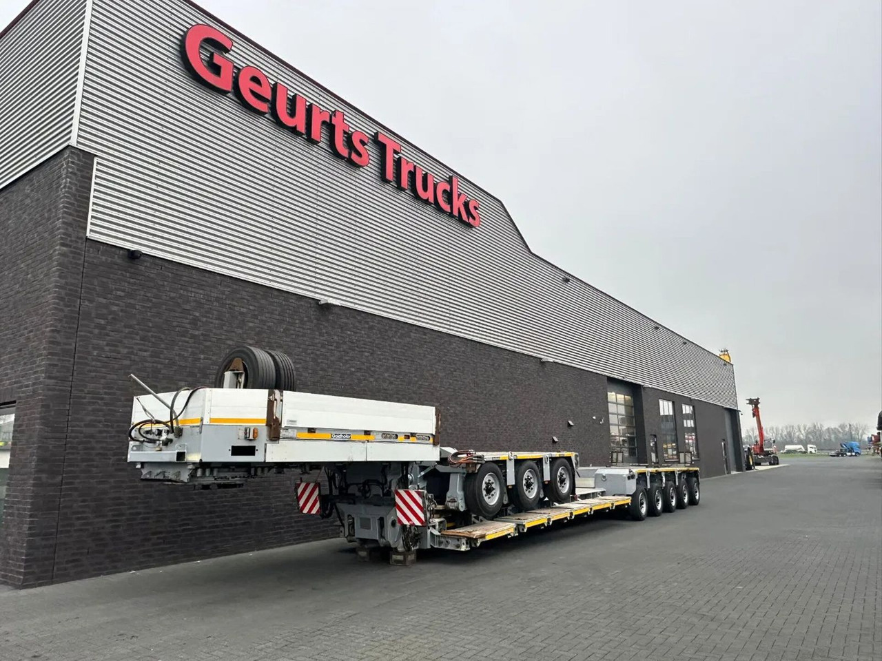 Goldhofer STHP/XLE 8 (3+5) LOWLOADER - Dieplader oplegger: afbeelding 3 Goldhofer STHP/XLE 8 (3+5) LOWLOADER - Dieplader oplegger: afbeelding 3