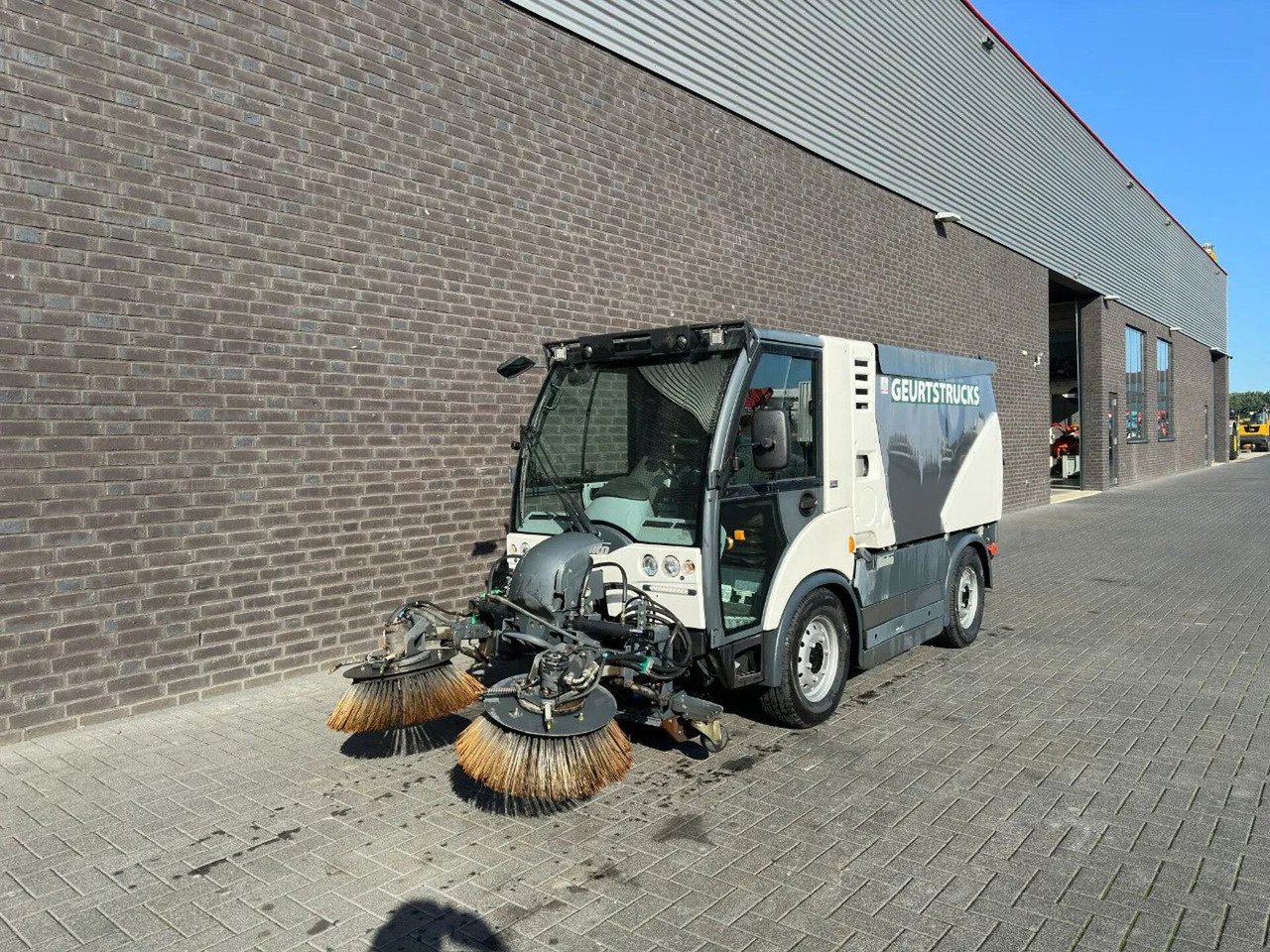 Hako CITYMASTER 2200 SWEEPING TRUCK/ KEHRMASCHINE/VEE - Veegwagen: afbeelding 4 Hako CITYMASTER 2200 SWEEPING TRUCK/ KEHRMASCHINE/VEE - Veegwagen: afbeelding 4