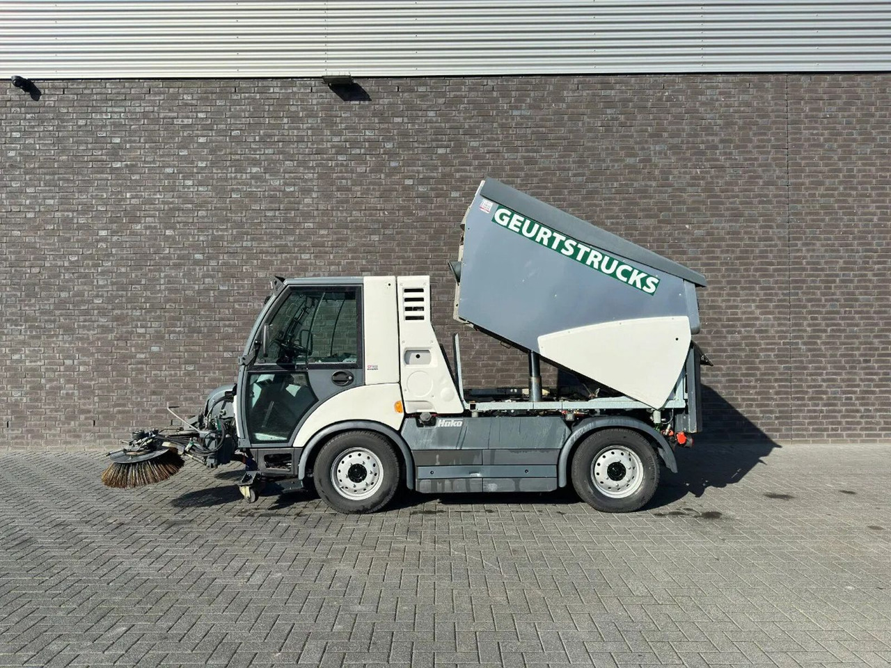 Hako CITYMASTER 2200 SWEEPING TRUCK/ KEHRMASCHINE/VEE - Veegwagen: afbeelding 2 Hako CITYMASTER 2200 SWEEPING TRUCK/ KEHRMASCHINE/VEE - Veegwagen: afbeelding 2