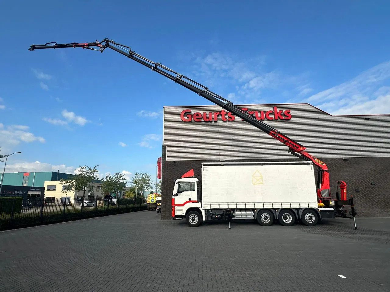 MAN TGS 35.470 8X2 SCHUIFZEIL MET PALFINGER PK37.002 - Kraanwagen: afbeelding 1 MAN TGS 35.470 8X2 SCHUIFZEIL MET PALFINGER PK37.002 - Kraanwagen: afbeelding 1