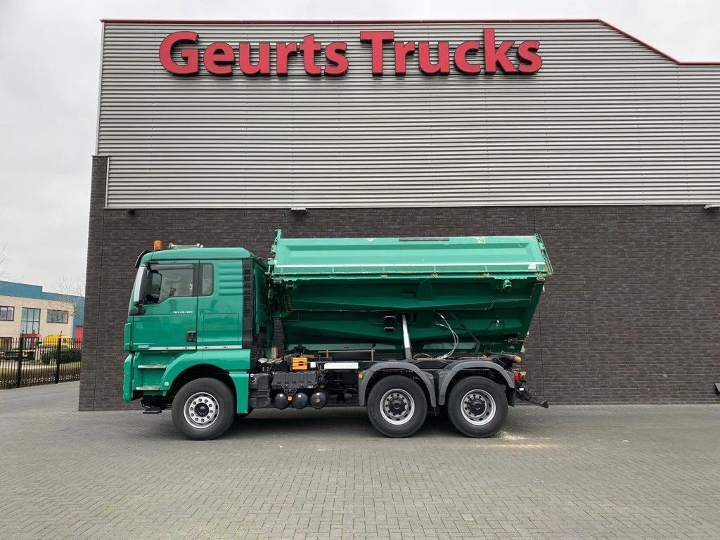 MAN TGX 26.560 6X4 BB + 3 ZIJDIGE KIPPER/TIPPER BORD - Kipper vrachtwagen: afbeelding 4 MAN TGX 26.560 6X4 BB + 3 ZIJDIGE KIPPER/TIPPER BORD - Kipper vrachtwagen: afbeelding 4
