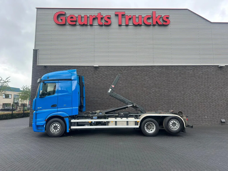 Mercedes-Benz Actros 2545 6X2 MET HIAB MULTILIFT XR21S61 HAAKARMSYSTEEM / ABROLLKIPPER / HOOKLIFT - Haakarmsysteem vrachtwagen: afbeelding 1 Mercedes-Benz Actros 2545 6X2 MET HIAB MULTILIFT XR21S61 HAAKARMSYSTEEM / ABROLLKIPPER / HOOKLIFT - Haakarmsysteem vrachtwagen: afbeelding 1