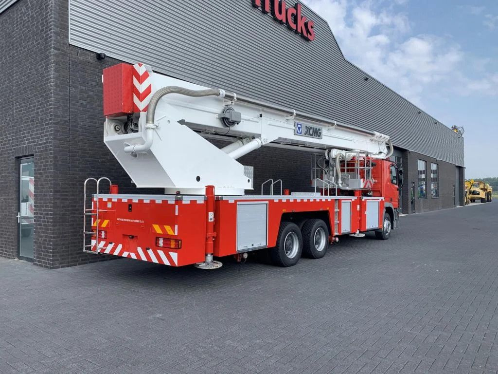 Mercedes-Benz Actros 3332 6X4 XCMG DG53C FIRE FIGTHING PLATFOR - Vrachtwagen hoogwerker: afbeelding 5 Mercedes-Benz Actros 3332 6X4 XCMG DG53C FIRE FIGTHING PLATFOR - Vrachtwagen hoogwerker: afbeelding 5
