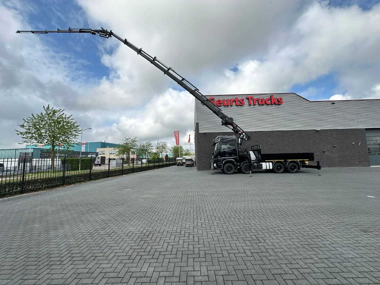 Mercedes-Benz Arocs 3251 8X4 + HIAB 1058 E-8 + JIB 150X-6 JDC - Kraanwagen: afbeelding 4 Mercedes-Benz Arocs 3251 8X4 + HIAB 1058 E-8 + JIB 150X-6 JDC - Kraanwagen: afbeelding 4