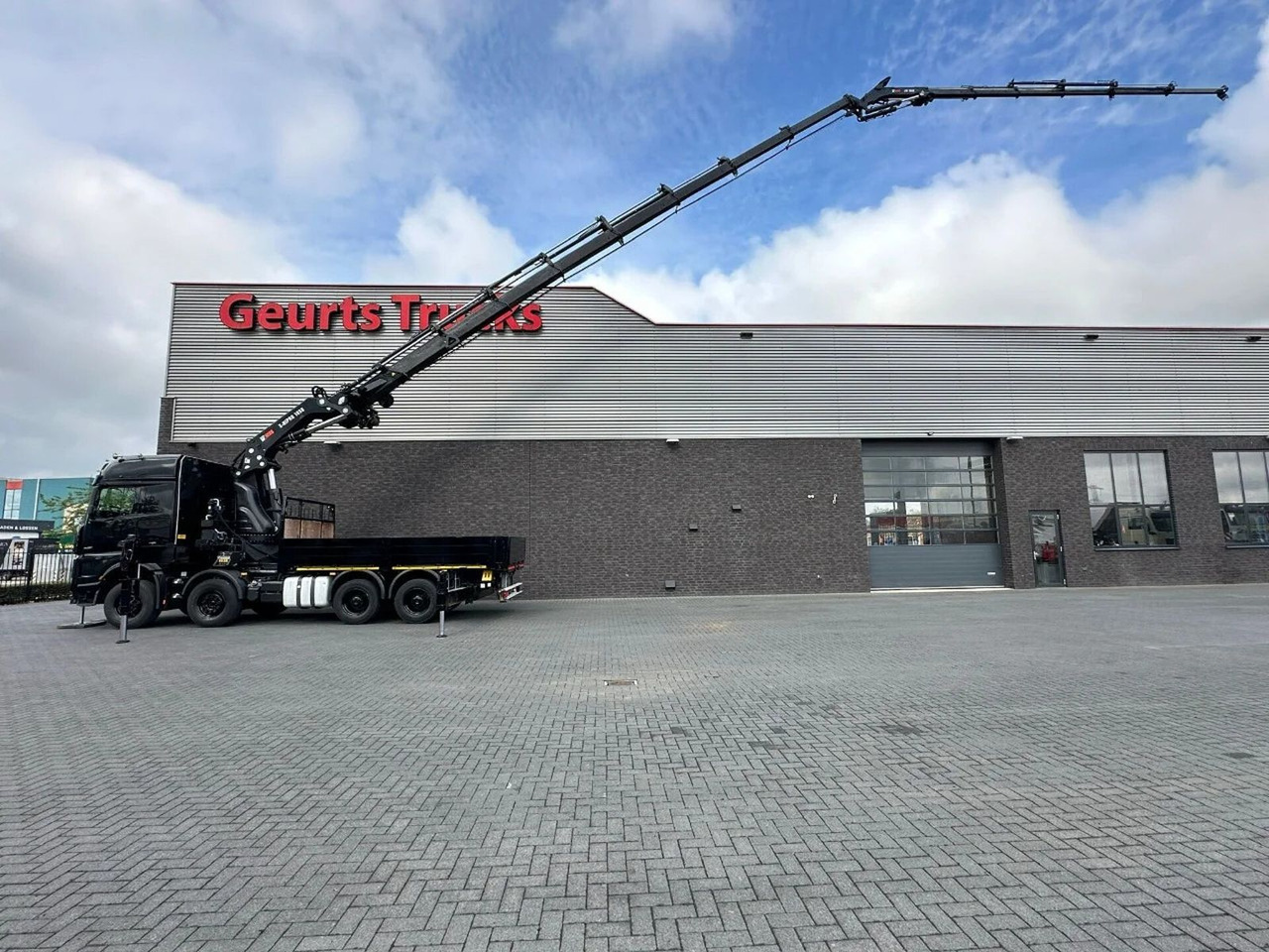 Mercedes-Benz Arocs 3251 8X4 + HIAB 1058 E-8 + JIB 150X-6 JDC - Kraanwagen: afbeelding 1 Mercedes-Benz Arocs 3251 8X4 + HIAB 1058 E-8 + JIB 150X-6 JDC - Kraanwagen: afbeelding 1