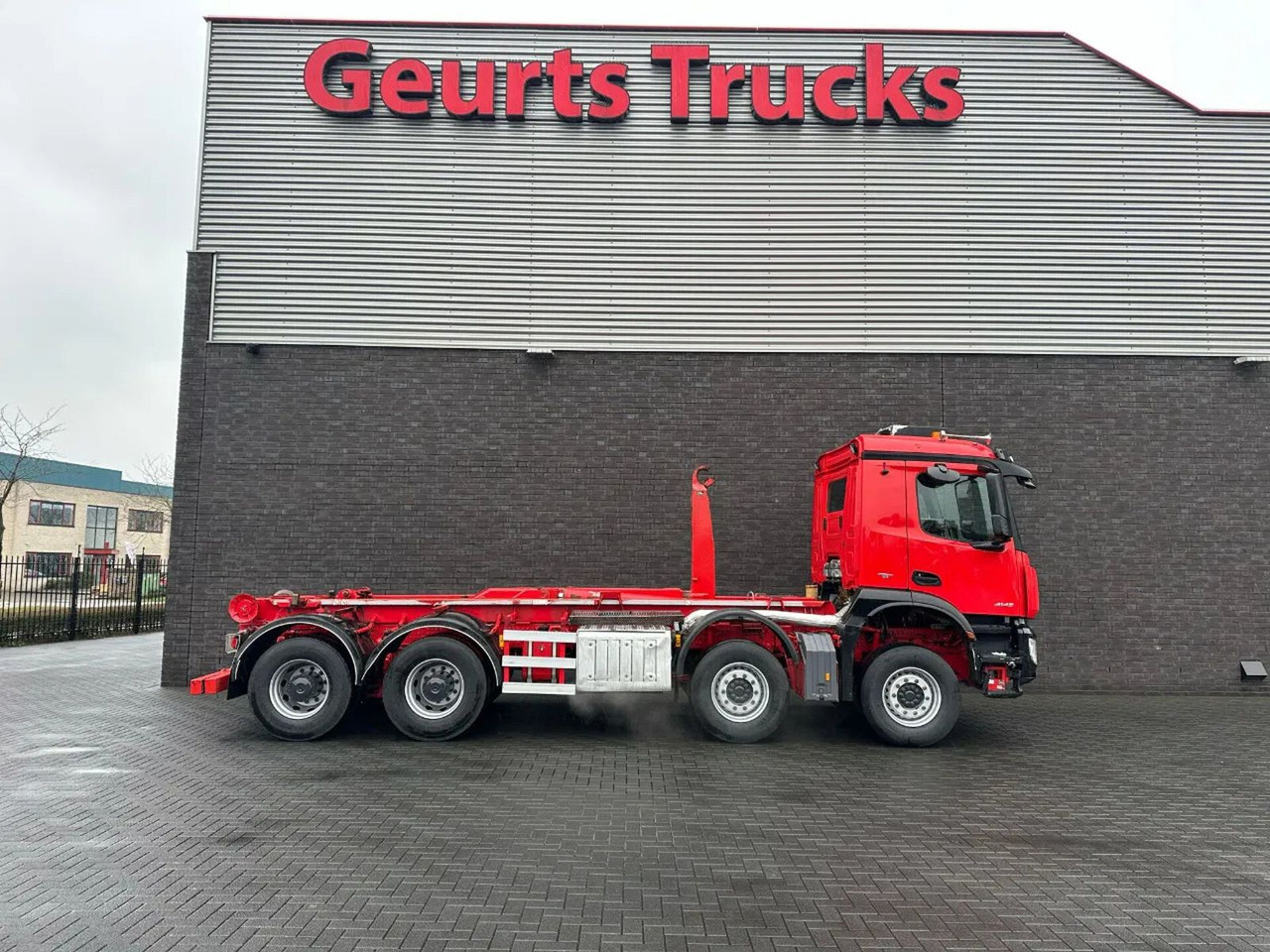 Mercedes-Benz Arocs 8X4 VDL S-30-6600 HAAKARMSYSTEEM/ABROLLKIP - Haakarmsysteem vrachtwagen: afbeelding 4 Mercedes-Benz Arocs 8X4 VDL S-30-6600 HAAKARMSYSTEEM/ABROLLKIP - Haakarmsysteem vrachtwagen: afbeelding 4