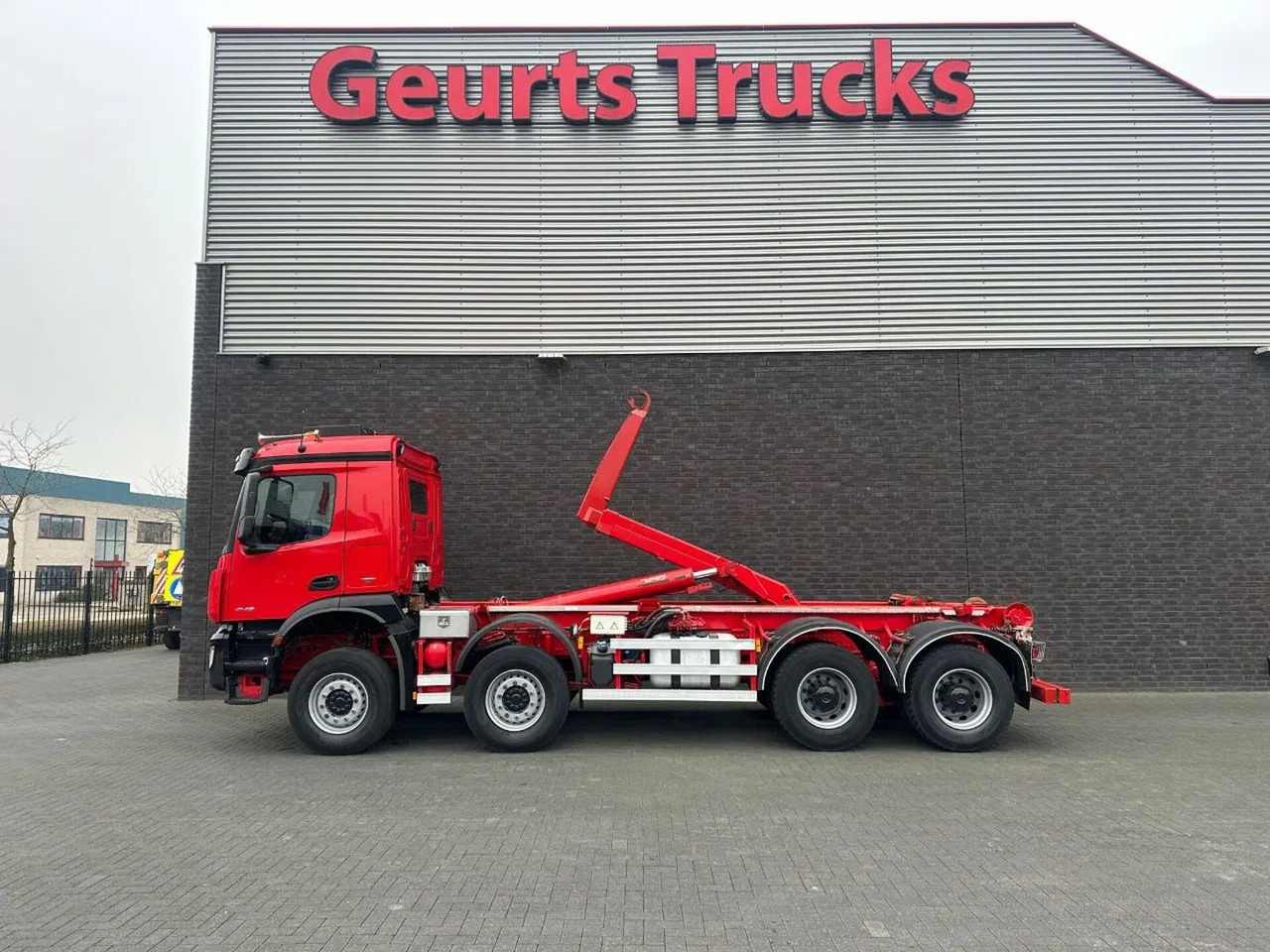 Mercedes-Benz Arocs 8X4 VDL S-30-6600 HAAKARMSYSTEEM/ABROLLKIP - Haakarmsysteem vrachtwagen: afbeelding 1 Mercedes-Benz Arocs 8X4 VDL S-30-6600 HAAKARMSYSTEEM/ABROLLKIP - Haakarmsysteem vrachtwagen: afbeelding 1