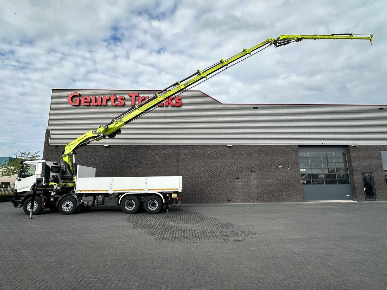 Renault C460 8X4 + HIAB X-HIPRO 548 E-7 MET JIB KRAAN / - Kraanwagen: afbeelding 1 Renault C460 8X4 + HIAB X-HIPRO 548 E-7 MET JIB KRAAN / - Kraanwagen: afbeelding 1