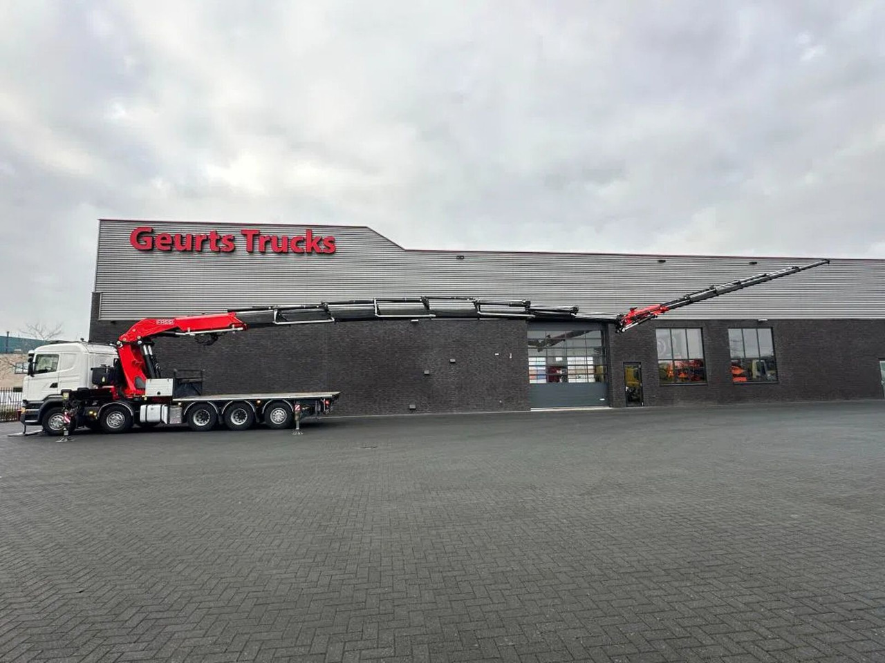 Scania R520 V8 10X4 TRIDEM + F1650RA.2.28 + JIB L816 KR - Kraanwagen: afbeelding 3 Scania R520 V8 10X4 TRIDEM + F1650RA.2.28 + JIB L816 KR - Kraanwagen: afbeelding 3